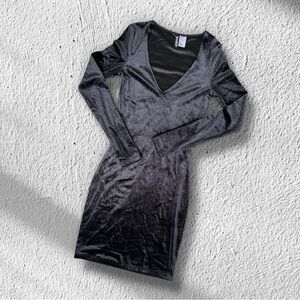 H&M Black Velvet Long-sleeve Bodycon Dress Size 0
